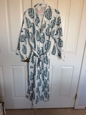 Vintage Home Napa Valley 100% Cotton White Blue Floral Women's Robe One Size